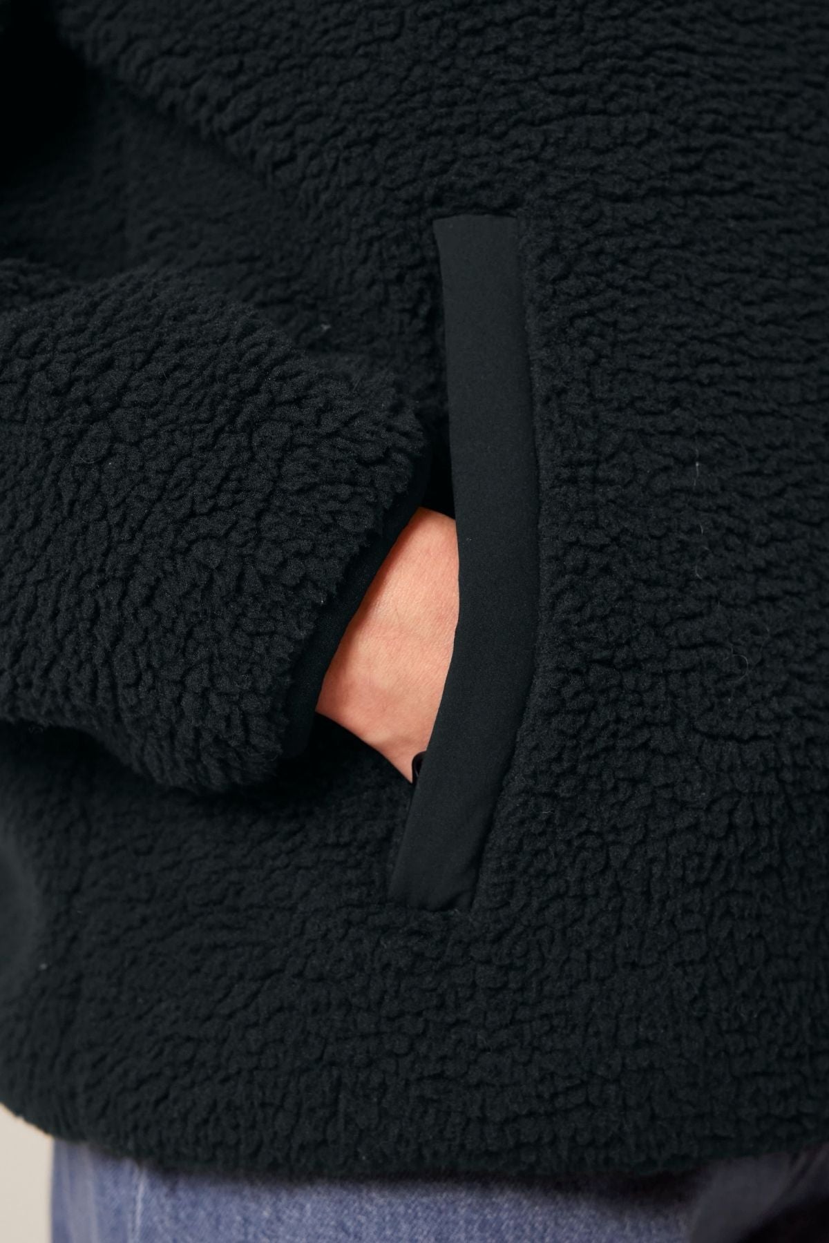 #Farbe_Black