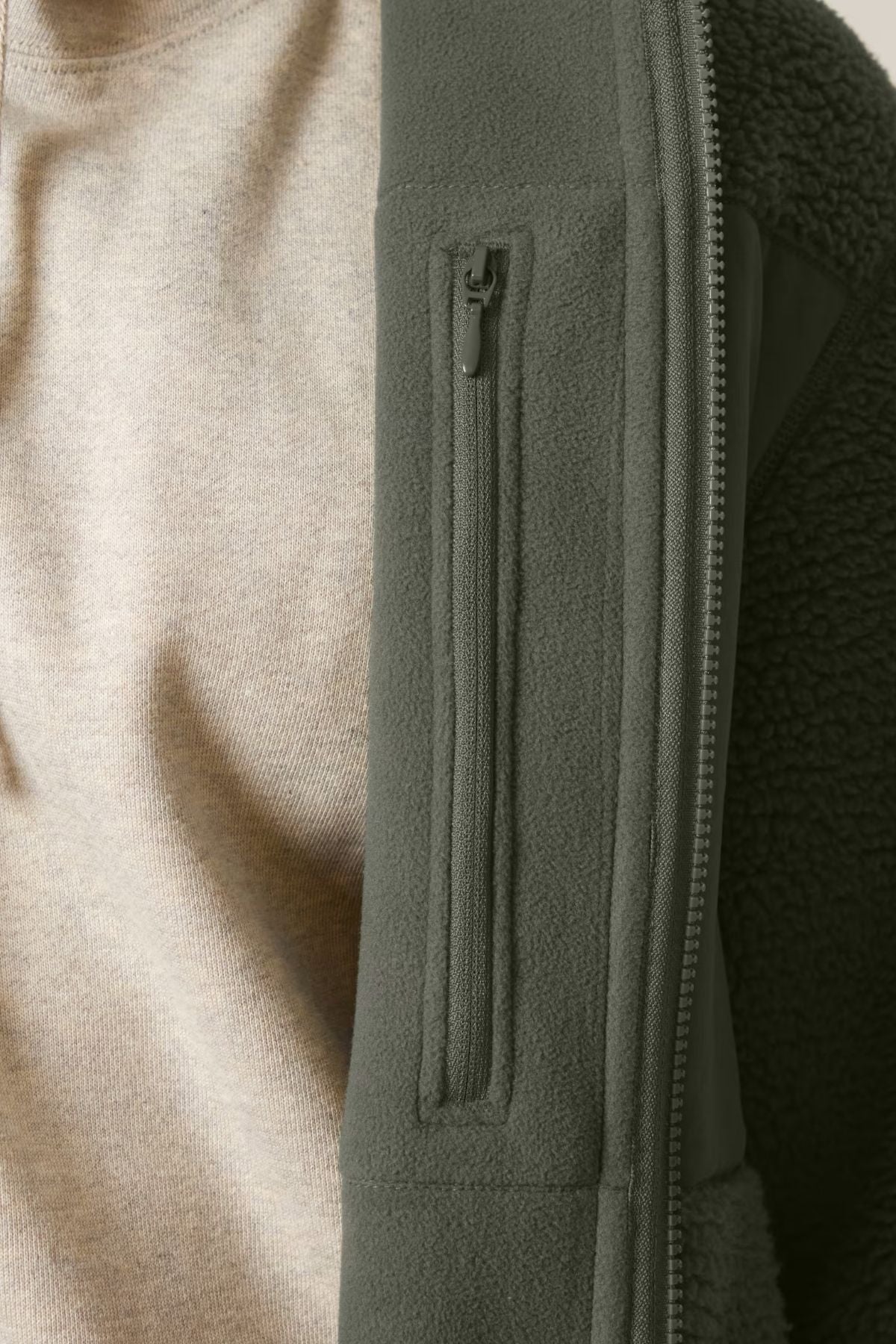 #Farbe_Khaki