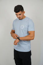 Lade das Bild in den Galerie-Viewer, &quot;Kindness&quot; Unisex Shirt - Sky
